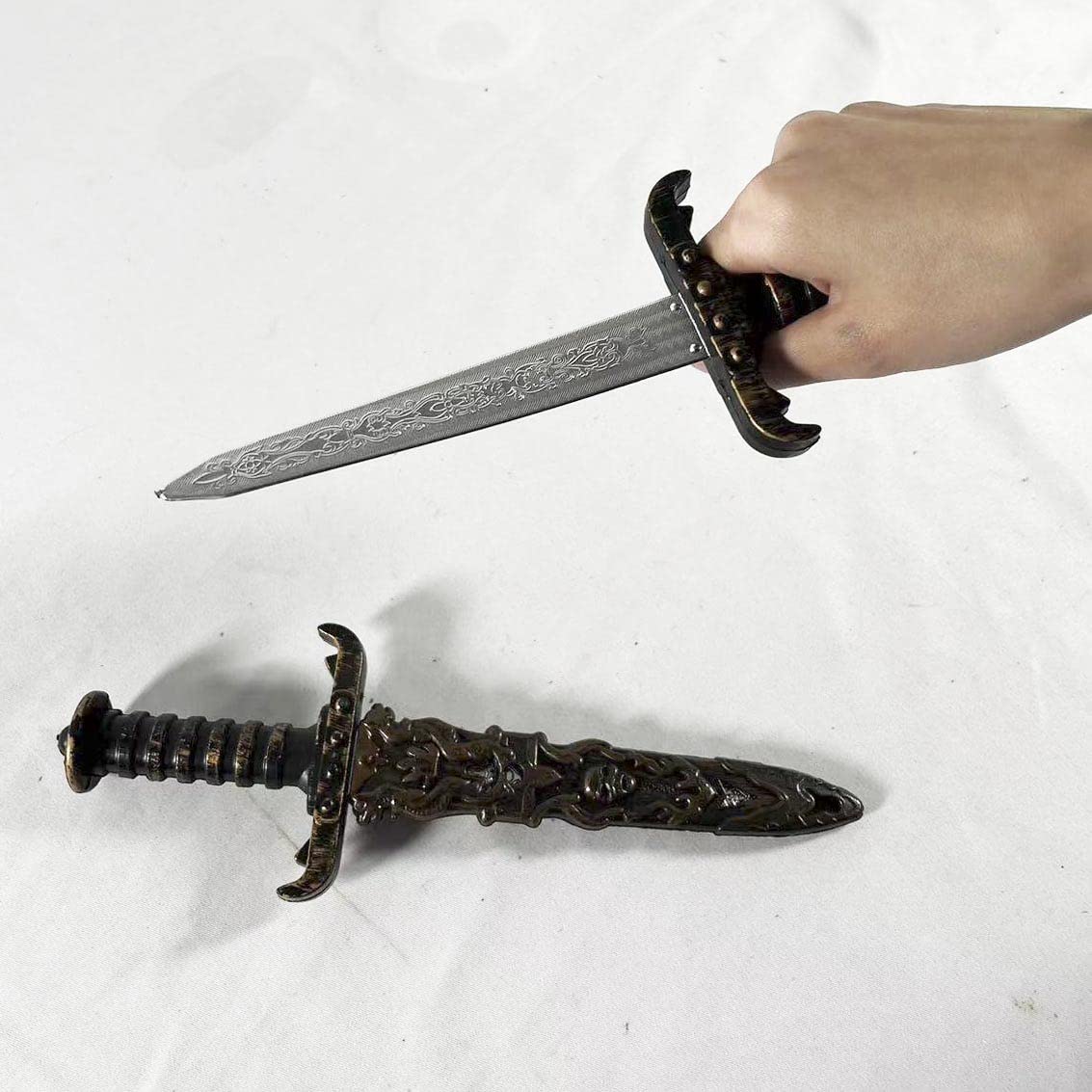 2 Pcs Plastic Dagger Toy Sword Not Sharp Fake Knife Pirate Sword for Pirate Costume Accessories Pirate Party Props